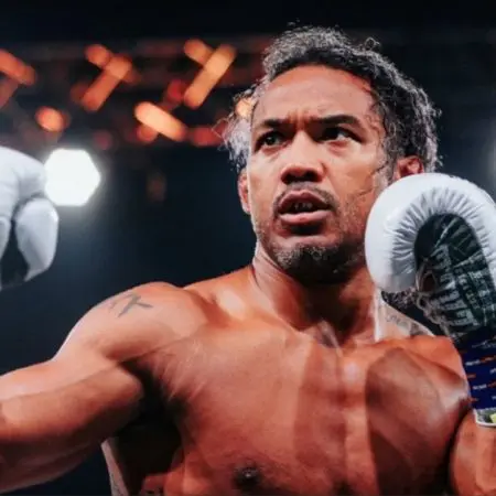 Ex-UFC champion Benson Henderson wins boxing debut, hands Nate Diaz teammate Chris Avila his first loss