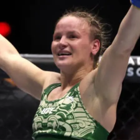 Valentina Shevchenko’s ground game carries her to dominant decision victory over Alexa Grasso – Noche UFC Highlights