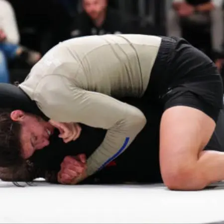Brianna Ste-Marie Taps Out Elisabeth Clay with Von Flue Choke – UFC Fight Pass Invitational 10 Highlights